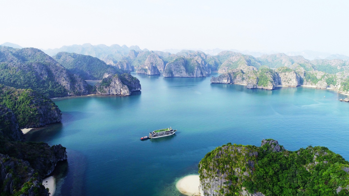 LA CASTA REGAL CRUISE (2 DAYS/1 NIGHT)