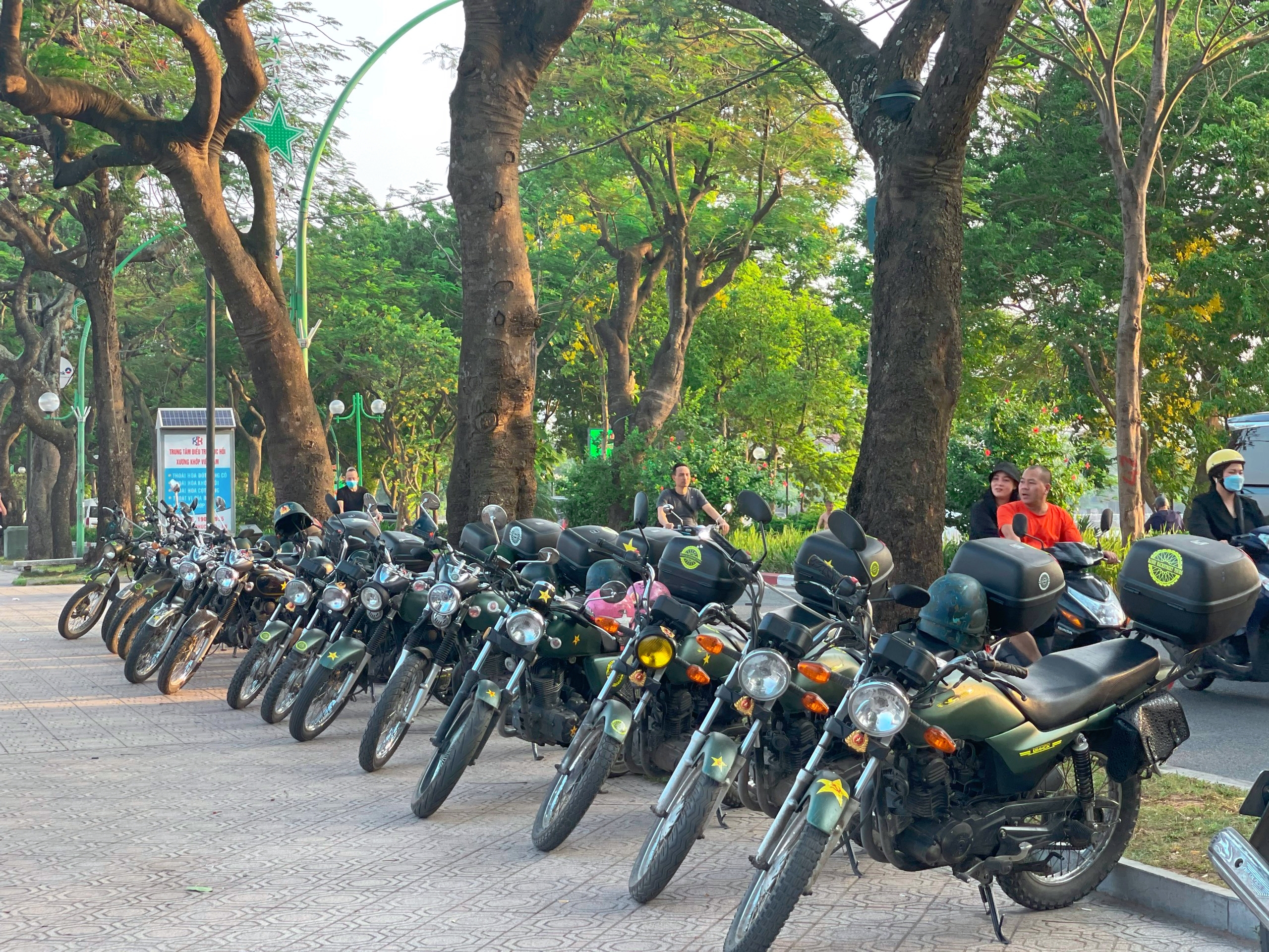 HALF-DAY HANOI COUNTRYSIDE TO CO LOA VILLAGE BY ARMY JEEP/VESPA/MINSK-MOTORBIKE
