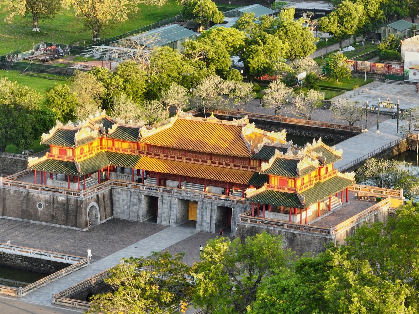  HERITAGE LINE: HANOI – HALONG BAY – HUE - HOIAN (10 days - 9 nights) 